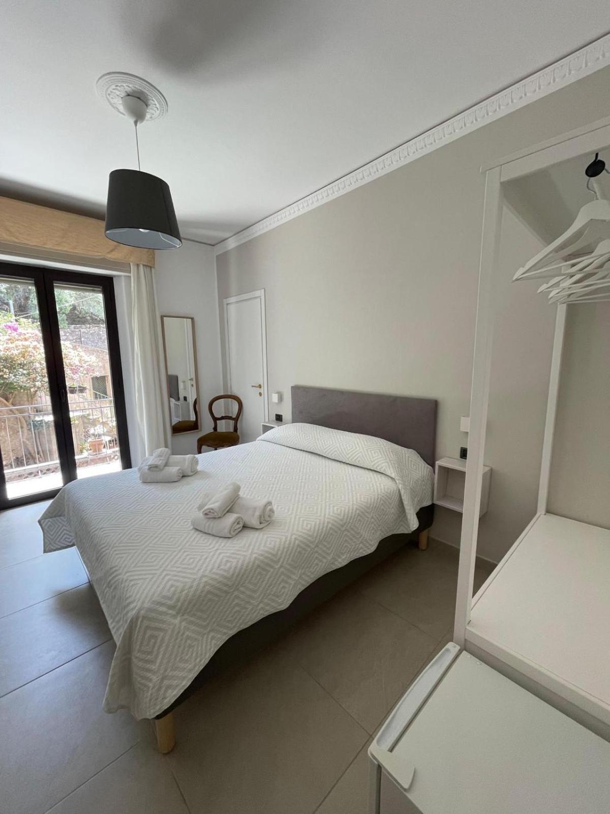 Mira Taormina Rooms Eksteriør bilde